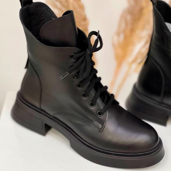 Женские ботинки из кожи 135-09